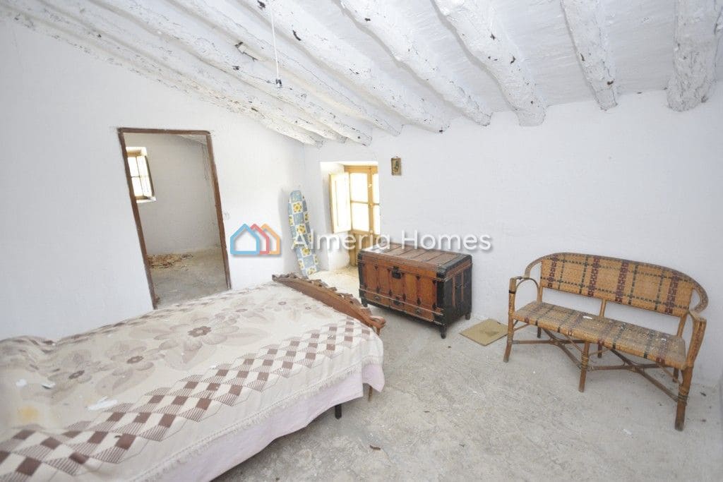 4 sypialnia Finka/Dom wiejski na sprzedaż w Oria z garażem - 57 500 € (Ref: 8376571)