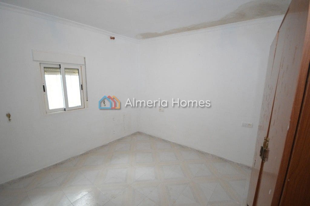 5 soveværelse Finca/Landehus til salg i Albox med garage - € 155.000 (Ref: 8394341)