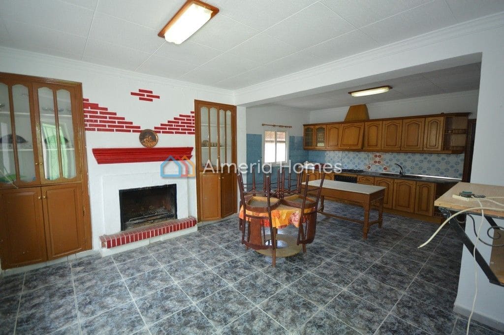 5 soveværelse Finca/Landehus til salg i Albox med garage - € 155.000 (Ref: 8394341)