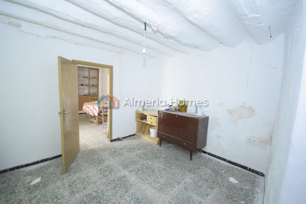 3 soveværelse Finca/Landehus til salg i Oria med swimmingpool - € 59.995 (Ref: 8454066)