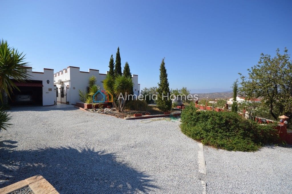 3 soveværelse Villa til salg i Oria med swimmingpool - € 275.000 (Ref: 8506070)