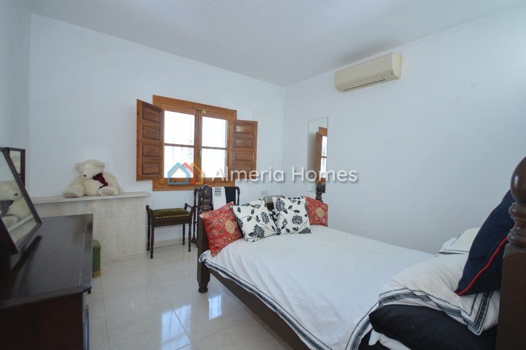 3 soveværelse Villa til salg i Oria med swimmingpool - € 275.000 (Ref: 8506070)