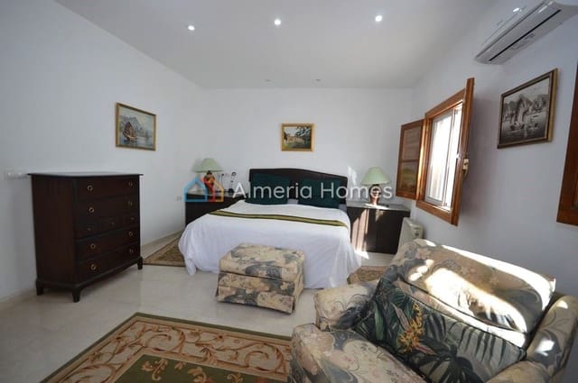 3 soverom Villa til salgs i Oria med svømmebasseng - € 275 000 (Ref: 8506070)