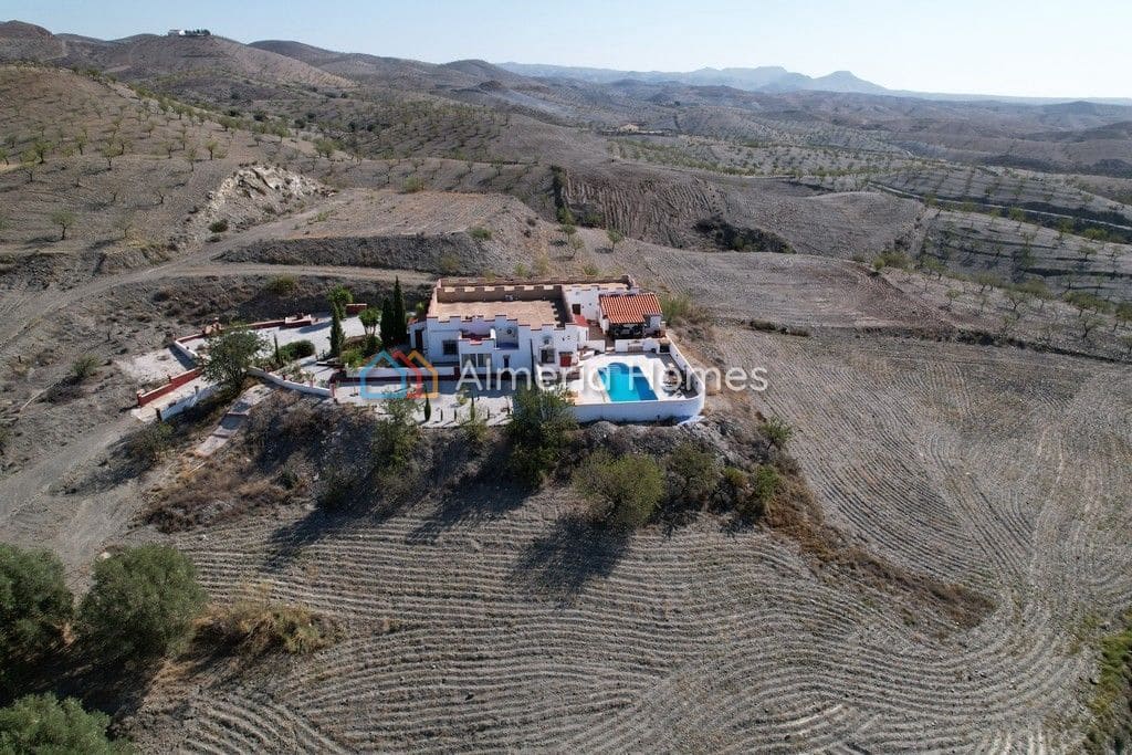 3 soveværelse Villa til salg i Oria med swimmingpool - € 275.000 (Ref: 8506070)