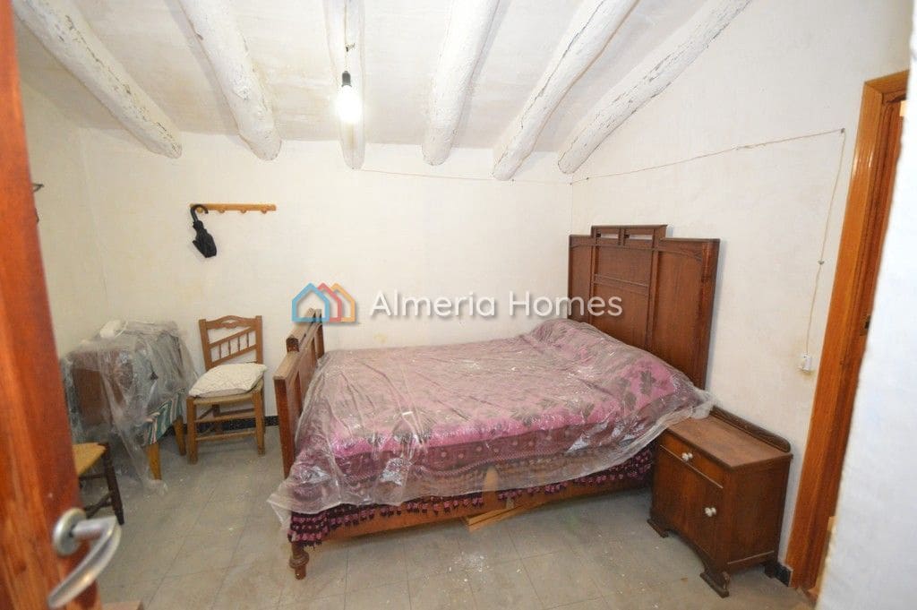 4 soveværelse Byhus til salg i Oria med garage - € 45.000 (Ref: 8506073)