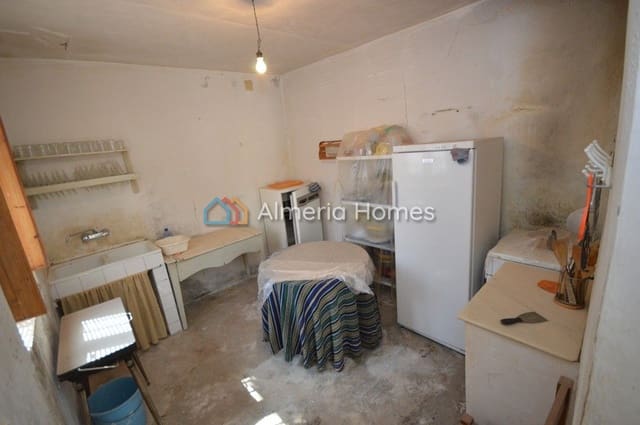 4 soveværelse Byhus til salg i Oria med garage - € 45.000 (Ref: 8506073)