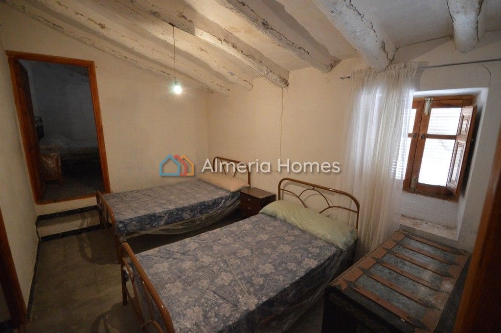 4 soveværelse Byhus til salg i Oria med garage - € 45.000 (Ref: 8506073)