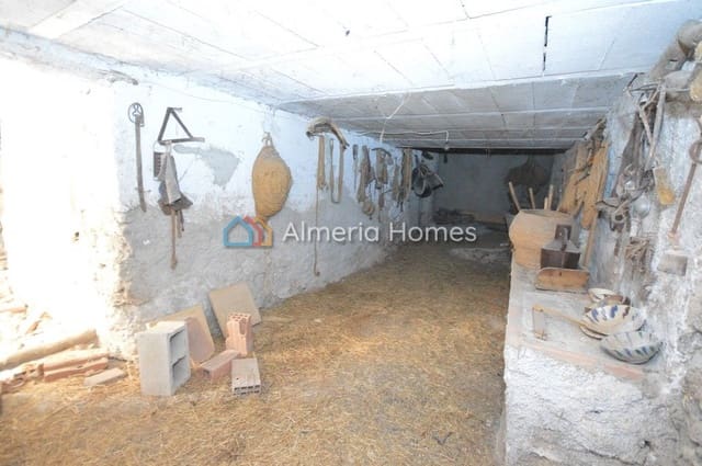 4 soveværelse Byhus til salg i Oria med garage - € 45.000 (Ref: 8506073)