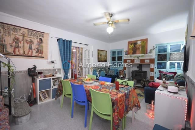 6 soveværelse Finca/Landehus til salg i Chirivel med swimmingpool - € 90.000 (Ref: 8548731)