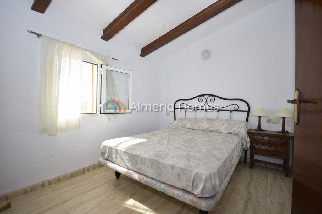 6 soveværelse Finca/Landehus til salg i Velez-Rubio - € 95.000 (Ref: 8571760)