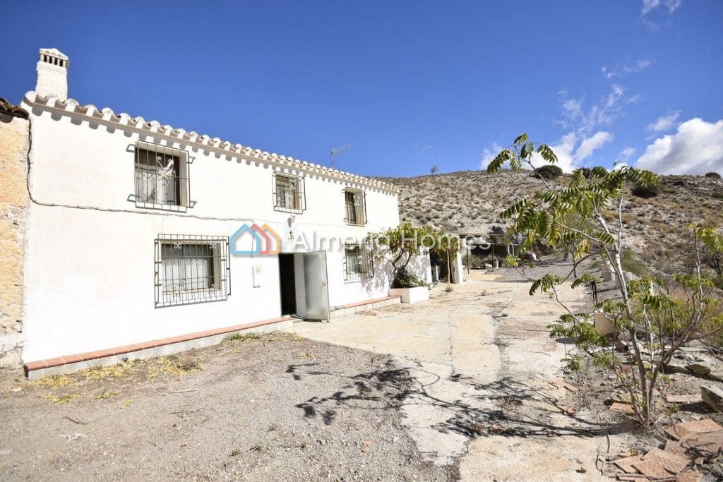 6 soveværelse Finca/Landehus til salg i Velez-Rubio - € 95.000 (Ref: 8571760)