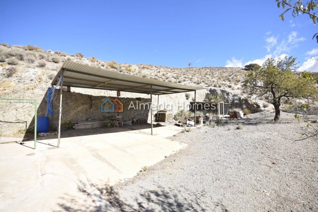 6 soveværelse Finca/Landehus til salg i Velez-Rubio - € 95.000 (Ref: 8571760)