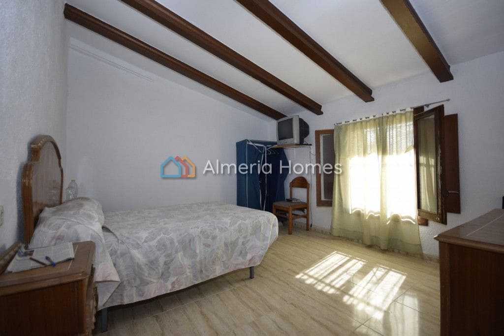 6 soveværelse Finca/Landehus til salg i Velez-Rubio - € 95.000 (Ref: 8571760)