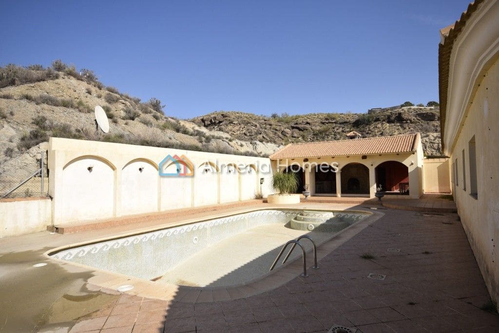 5 soveværelse Villa til salg i Partaloa med swimmingpool - € 224.995 (Ref: 8624336)