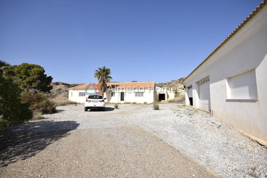 5 soveværelse Villa til salg i Partaloa med swimmingpool - € 224.995 (Ref: 8624336)