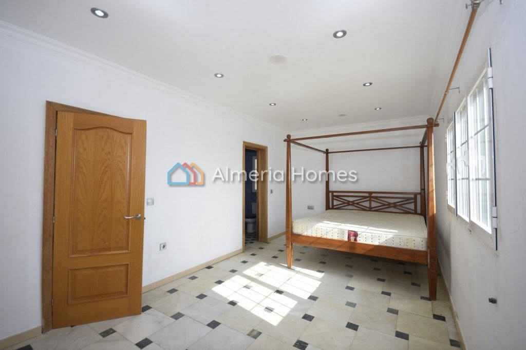 5 soveværelse Villa til salg i Partaloa med swimmingpool - € 224.995 (Ref: 8624336)