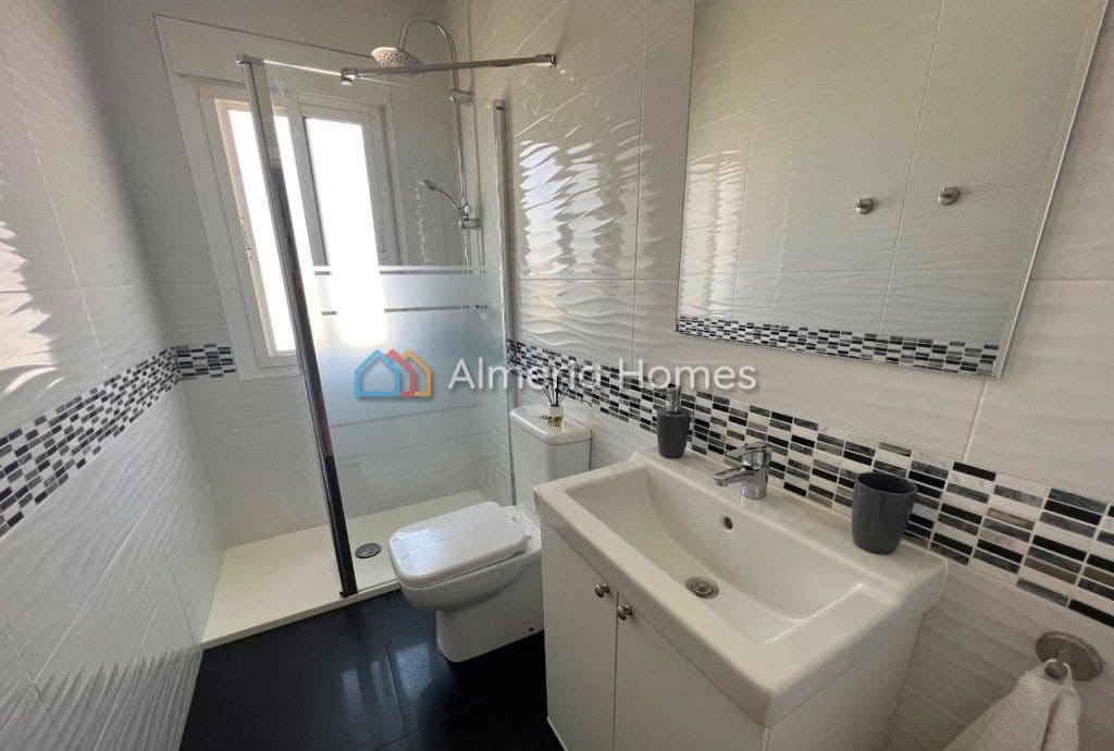 4 quarto Moradia para venda em Arboleas com piscina - 279 000 € (Ref: 8628585)