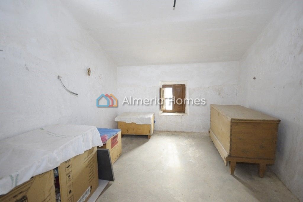 6 soveværelse Finca/Landehus til salg i Oria - € 109.995 (Ref: 868463)