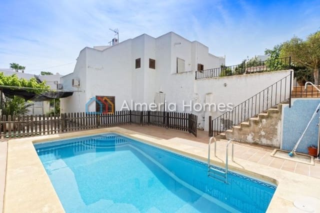5 bedroom Villa for sale in Mojácar with pool - € 450,000 (Ref: 8736866)
