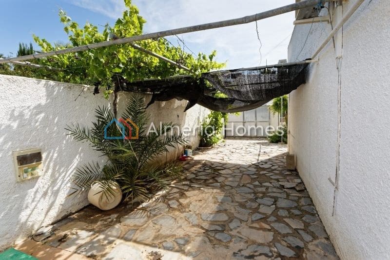 5 soveværelse Villa til salg i Mojacar med swimmingpool garage - € 450.000 (Ref: 8736866)
