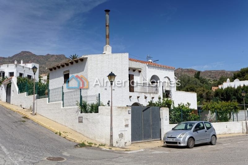 5 soveværelse Villa til salg i Mojacar med swimmingpool garage - € 450.000 (Ref: 8736866)