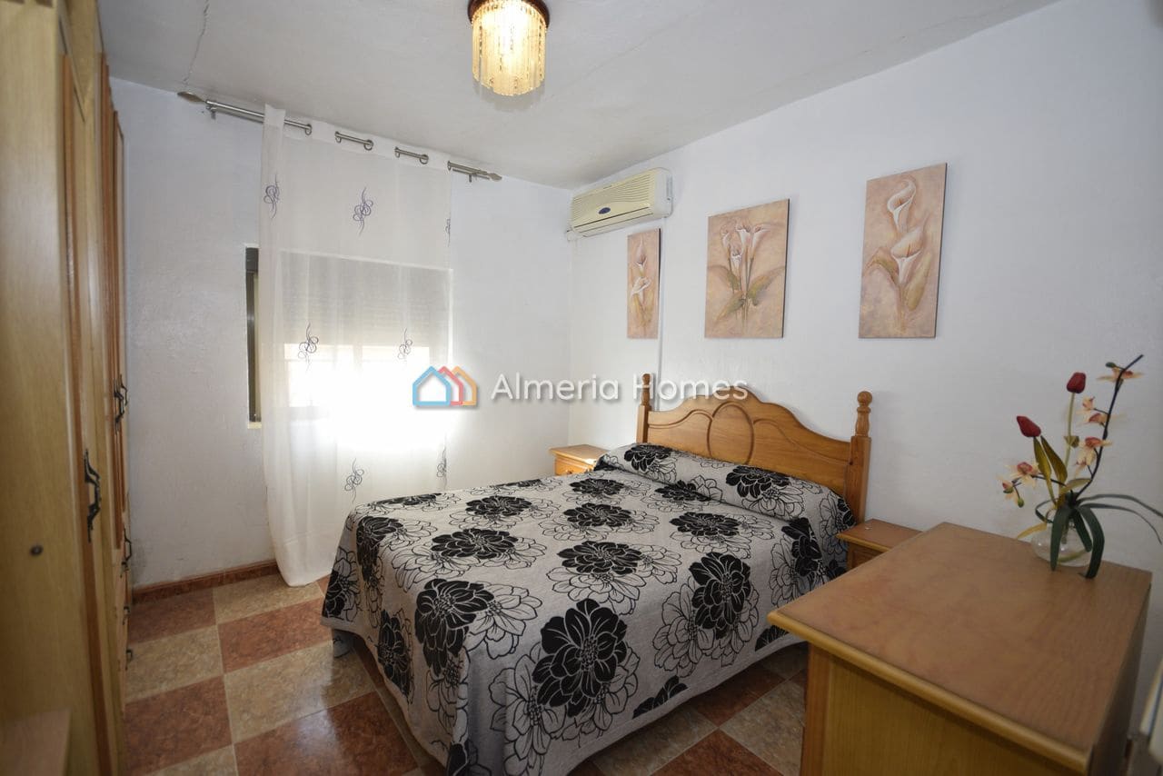 4 slaapkamer Huis te koop in Albox - € 44.000 (Ref: 8736871)