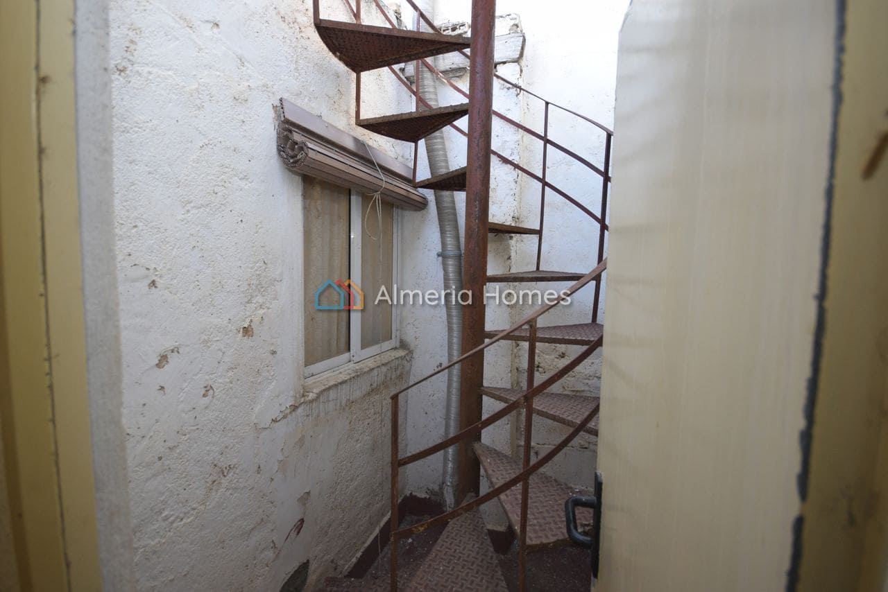 4 slaapkamer Huis te koop in Albox - € 44.000 (Ref: 8736871)