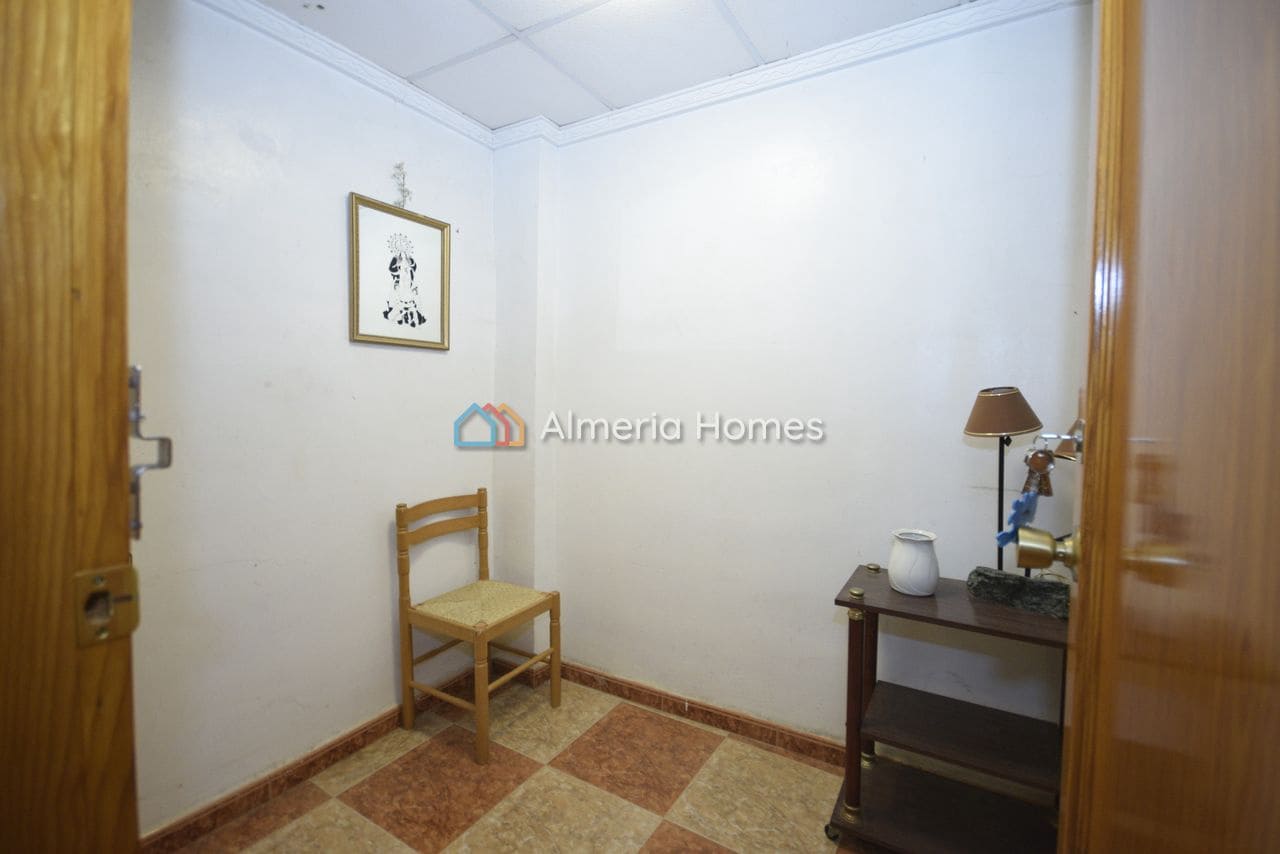 4 slaapkamer Huis te koop in Albox - € 44.000 (Ref: 8736871)