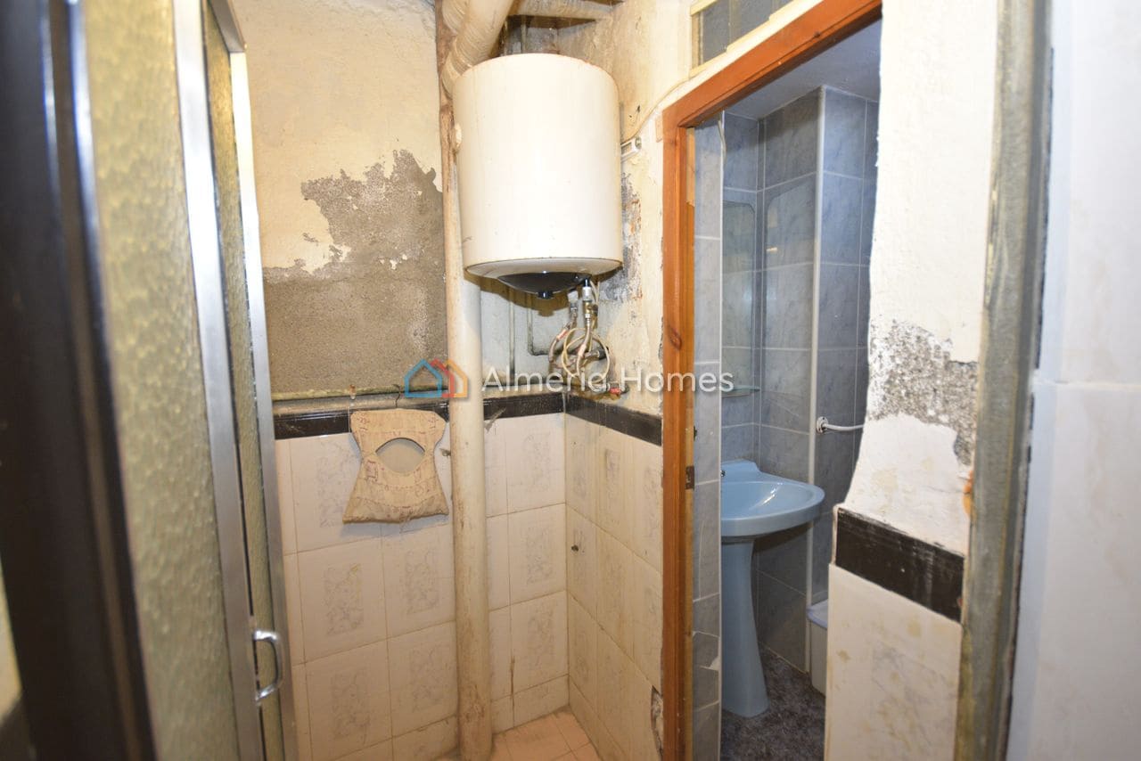 4 slaapkamer Huis te koop in Albox - € 44.000 (Ref: 8736871)