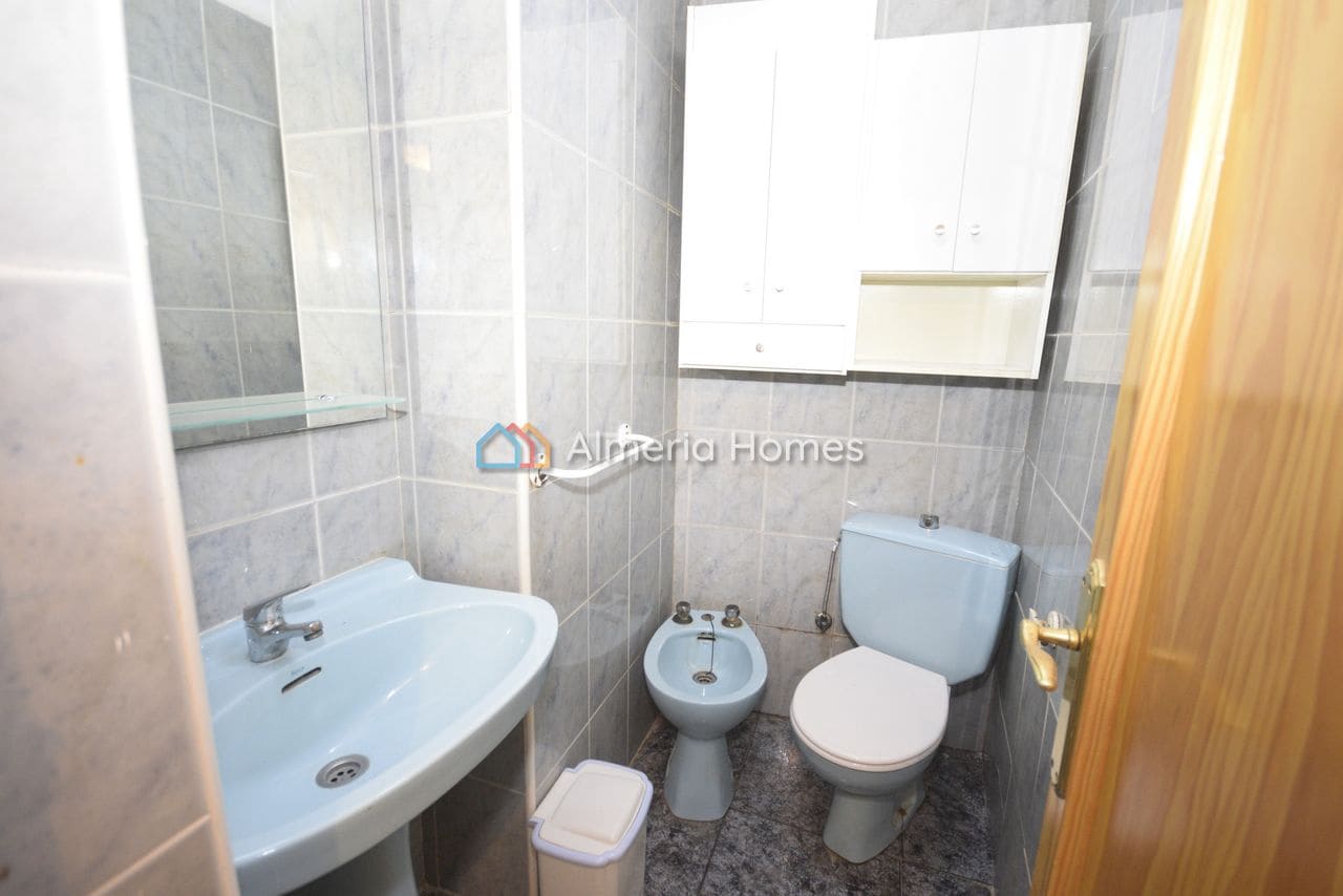 4 slaapkamer Huis te koop in Albox - € 44.000 (Ref: 8736871)