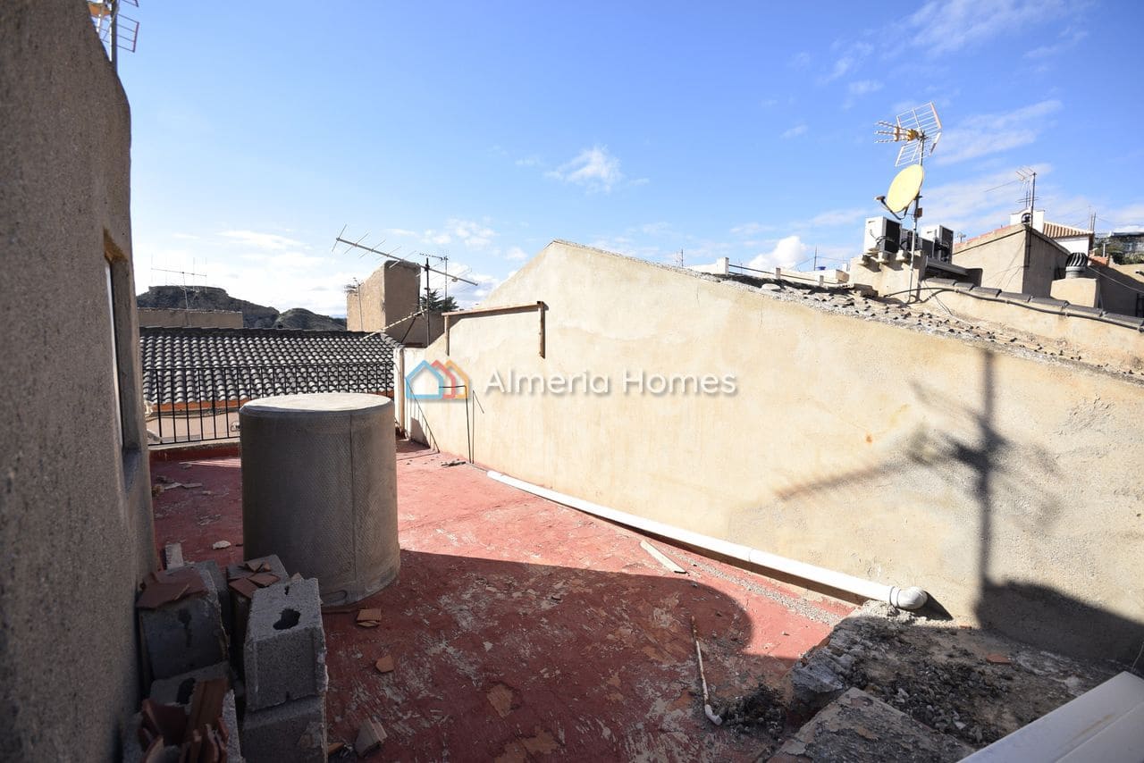 4 slaapkamer Huis te koop in Albox - € 44.000 (Ref: 8736871)