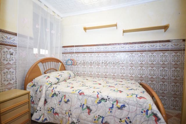 4 slaapkamer Huis te koop in Albox - € 44.000 (Ref: 8736871)