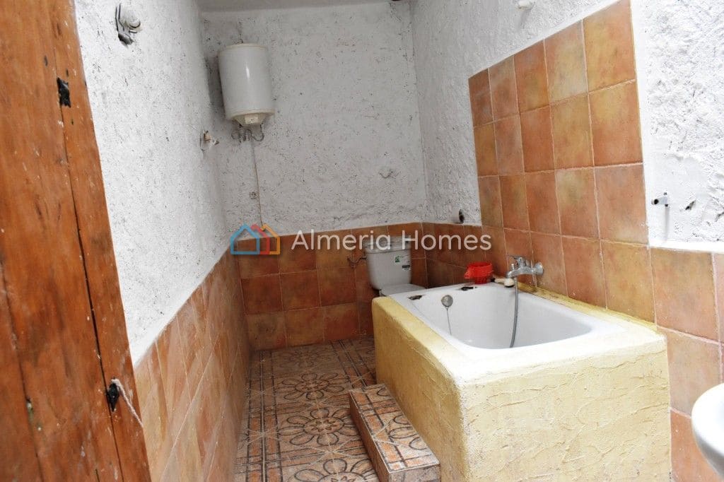 2 soveværelse Byhus til salg i El Hijate - € 38.000 (Ref: 8736875)