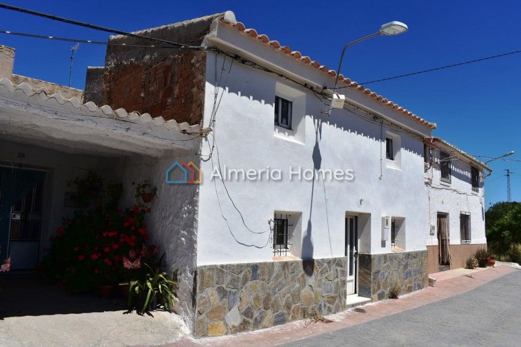 2 soveværelse Byhus til salg i El Hijate - € 38.000 (Ref: 8736875)