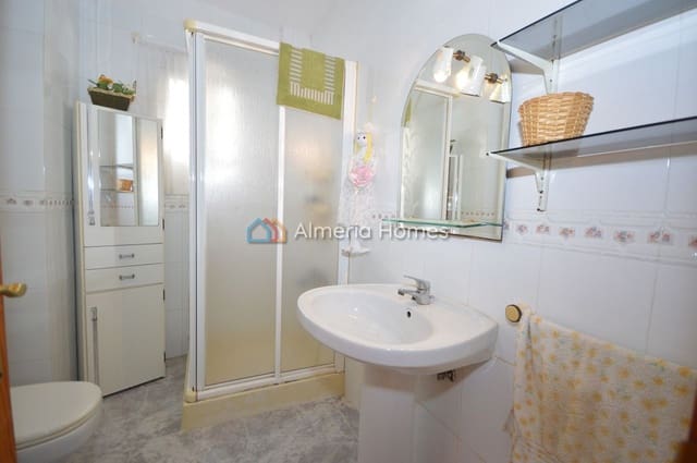 3 slaapkamer Huis te koop in Albox met garage - € 125.000 (Ref: 8736881)