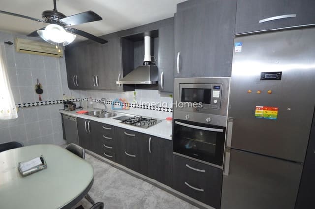 3 slaapkamer Huis te koop in Albox met garage - € 125.000 (Ref: 8736881)