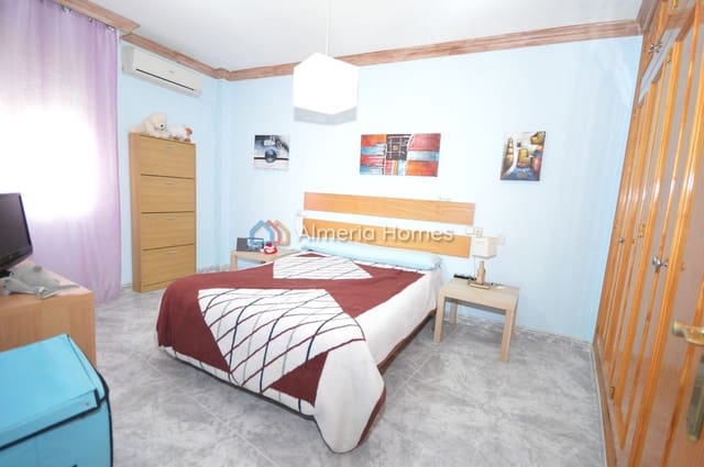 3 slaapkamer Huis te koop in Albox met garage - € 125.000 (Ref: 8736881)