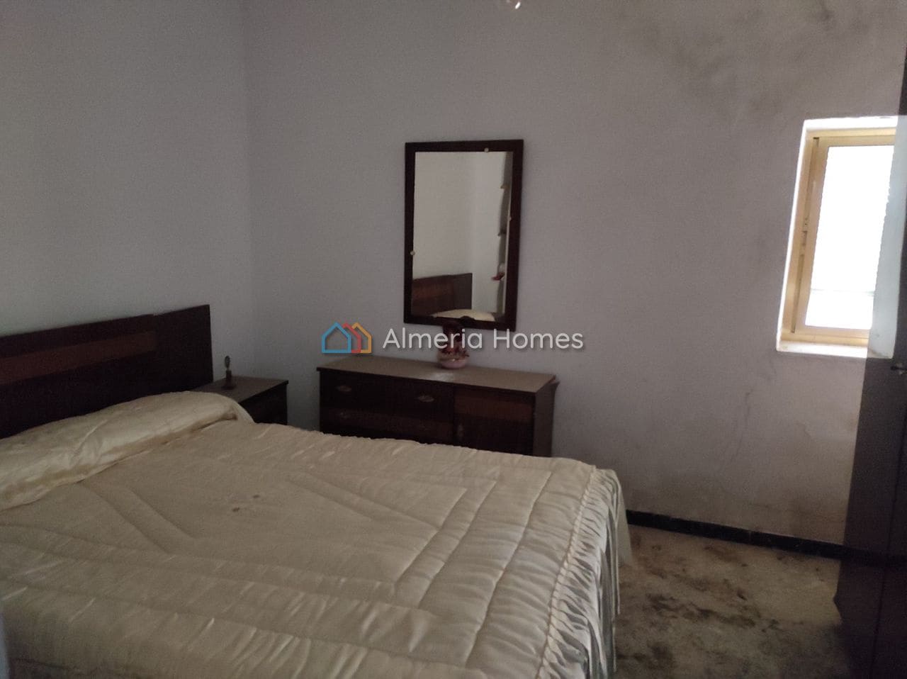 6 soveværelse Byhus til salg i Cela - € 110.000 (Ref: 8736890)