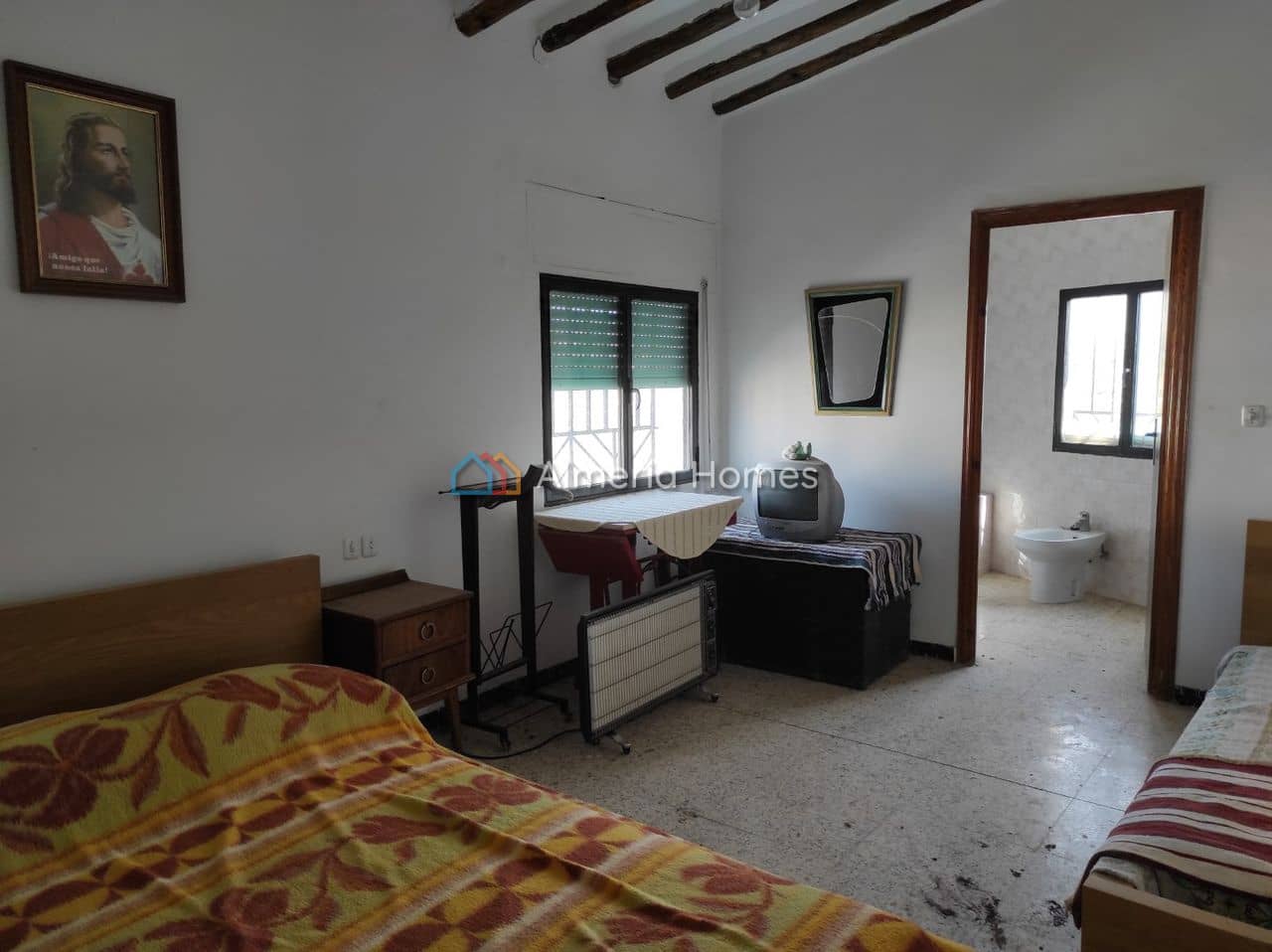 6 soveværelse Byhus til salg i Cela - € 110.000 (Ref: 8736890)