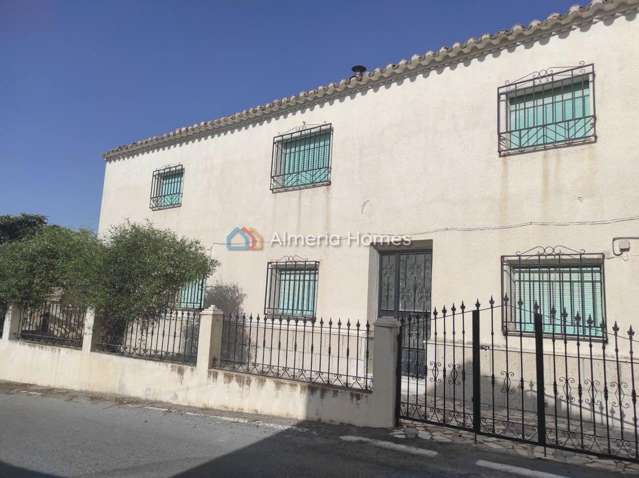 6 soveværelse Byhus til salg i Cela - € 110.000 (Ref: 8736890)