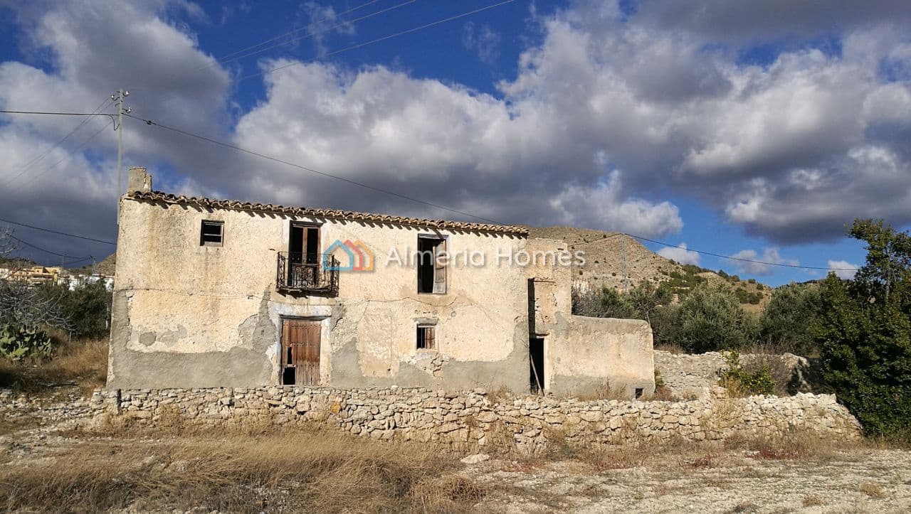 5 slaapkamer Finca/Landhuis te koop in Somontin - € 95.000 (Ref: 8736894)