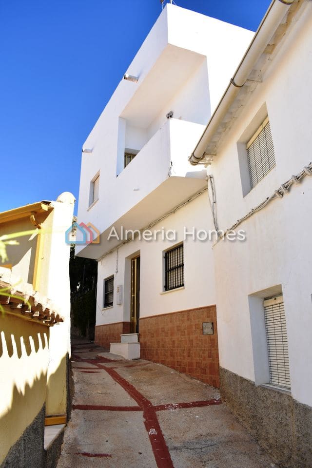 5 soveværelse Byhus til salg i Somontin - € 70.000 (Ref: 8736919)