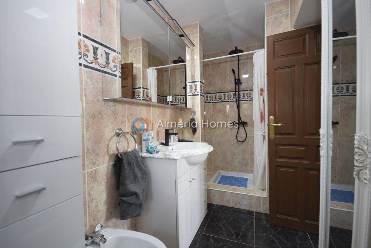 5 soveværelse Finca/Landehus til salg i Arboleas med swimmingpool - € 335.000 (Ref: 8772686)