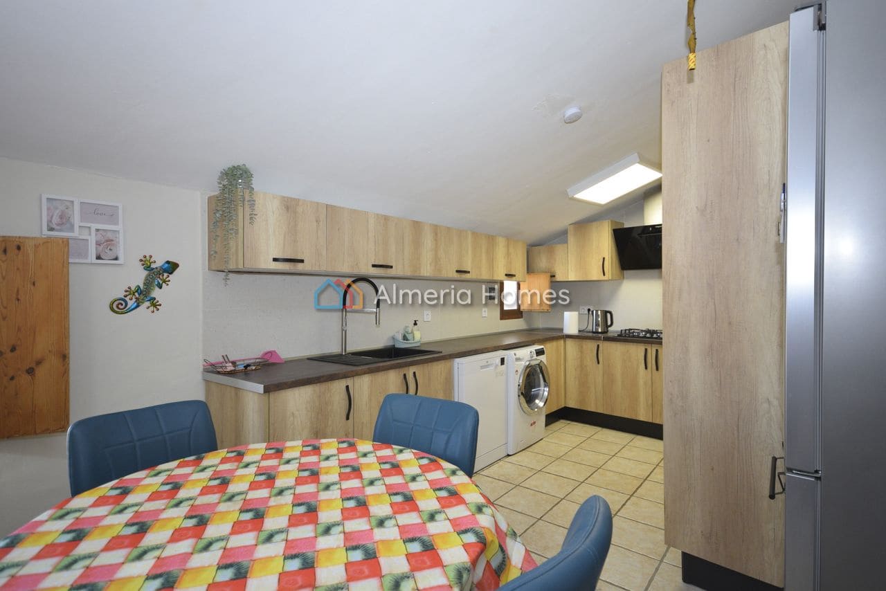 5 soveværelse Finca/Landehus til salg i Arboleas med swimmingpool - € 335.000 (Ref: 8772686)