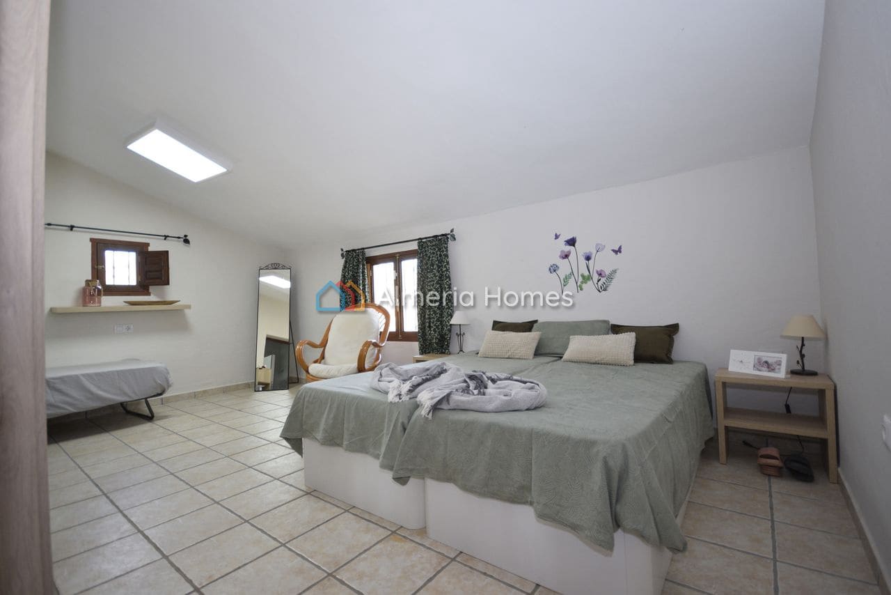 5 soveværelse Finca/Landehus til salg i Arboleas med swimmingpool - € 335.000 (Ref: 8772686)