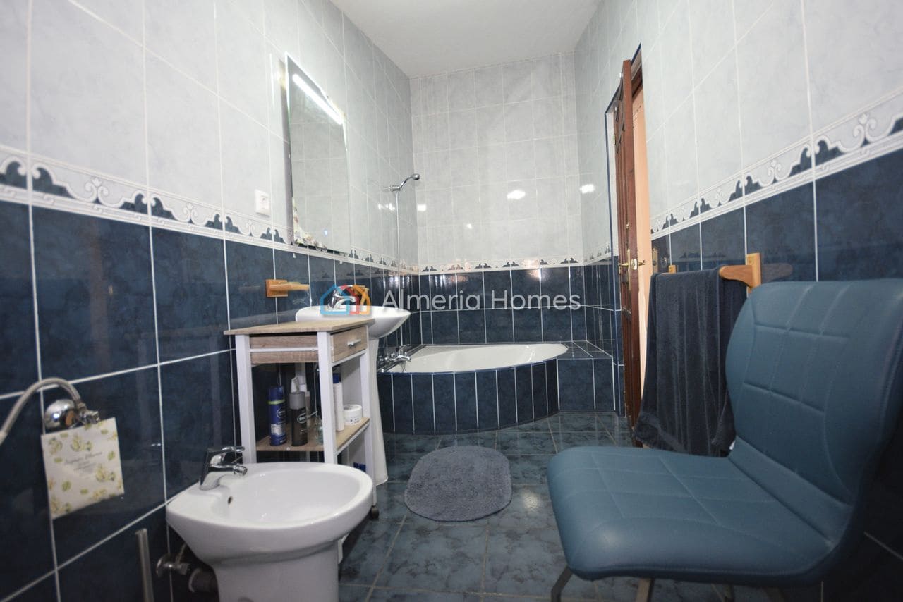 5 soveværelse Finca/Landehus til salg i Arboleas med swimmingpool - € 335.000 (Ref: 8772686)