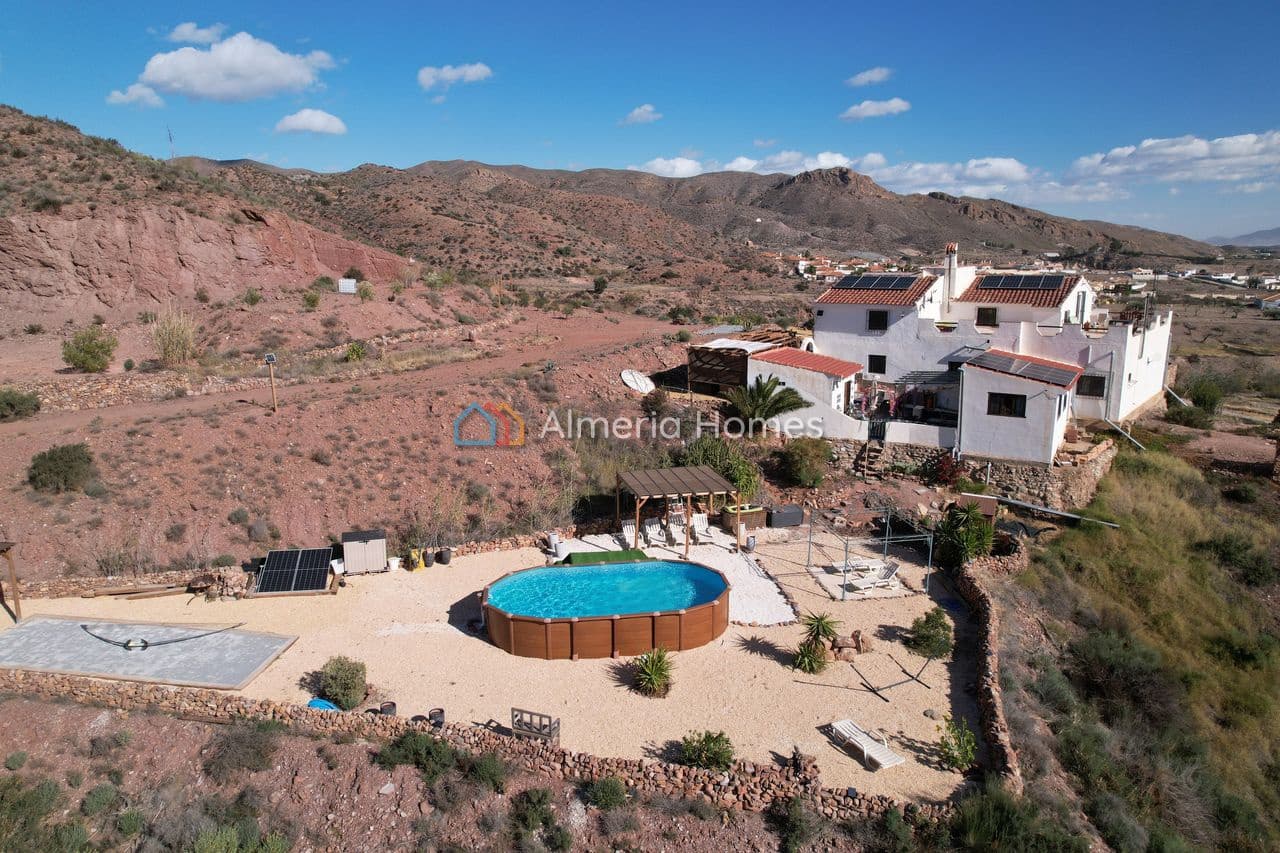 5 soveværelse Finca/Landehus til salg i Arboleas med swimmingpool - € 335.000 (Ref: 8772686)
