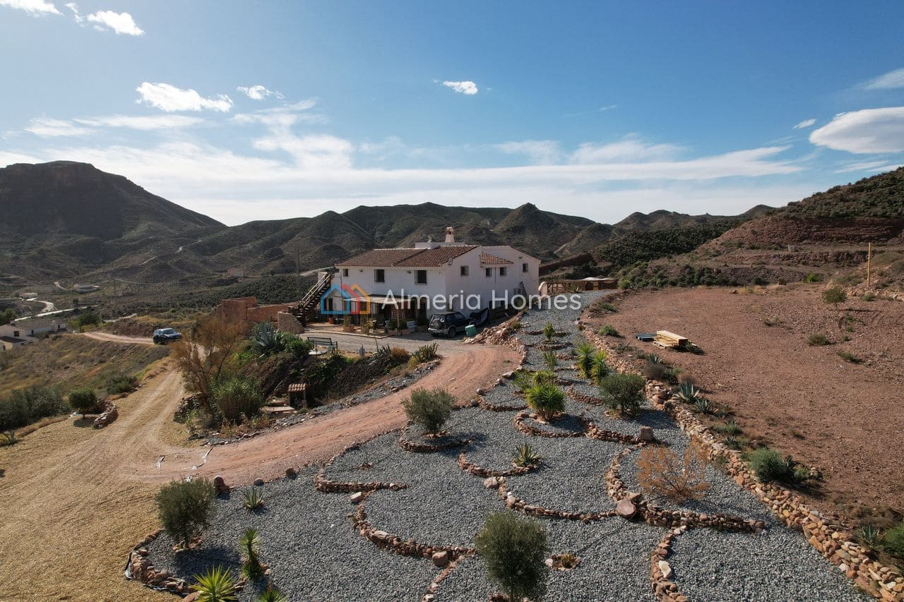 5 soveværelse Finca/Landehus til salg i Arboleas med swimmingpool - € 335.000 (Ref: 8772686)