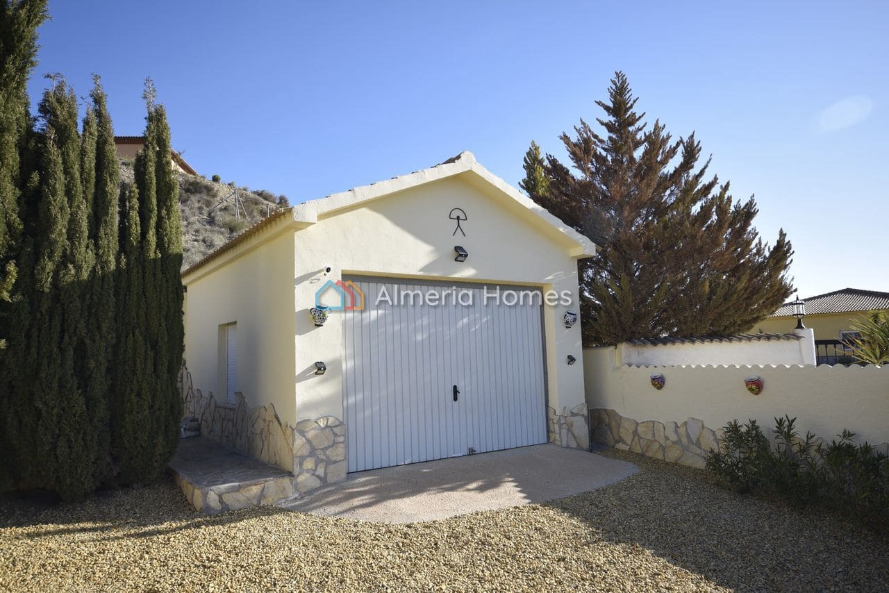 3 bedroom Villa for sale in Cantoria with pool - € 299,950 (Ref: 8796638)