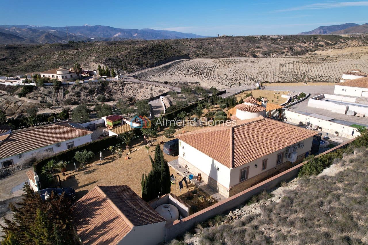 3 bedroom Villa for sale in Cantoria with pool - € 299,950 (Ref: 8796638)